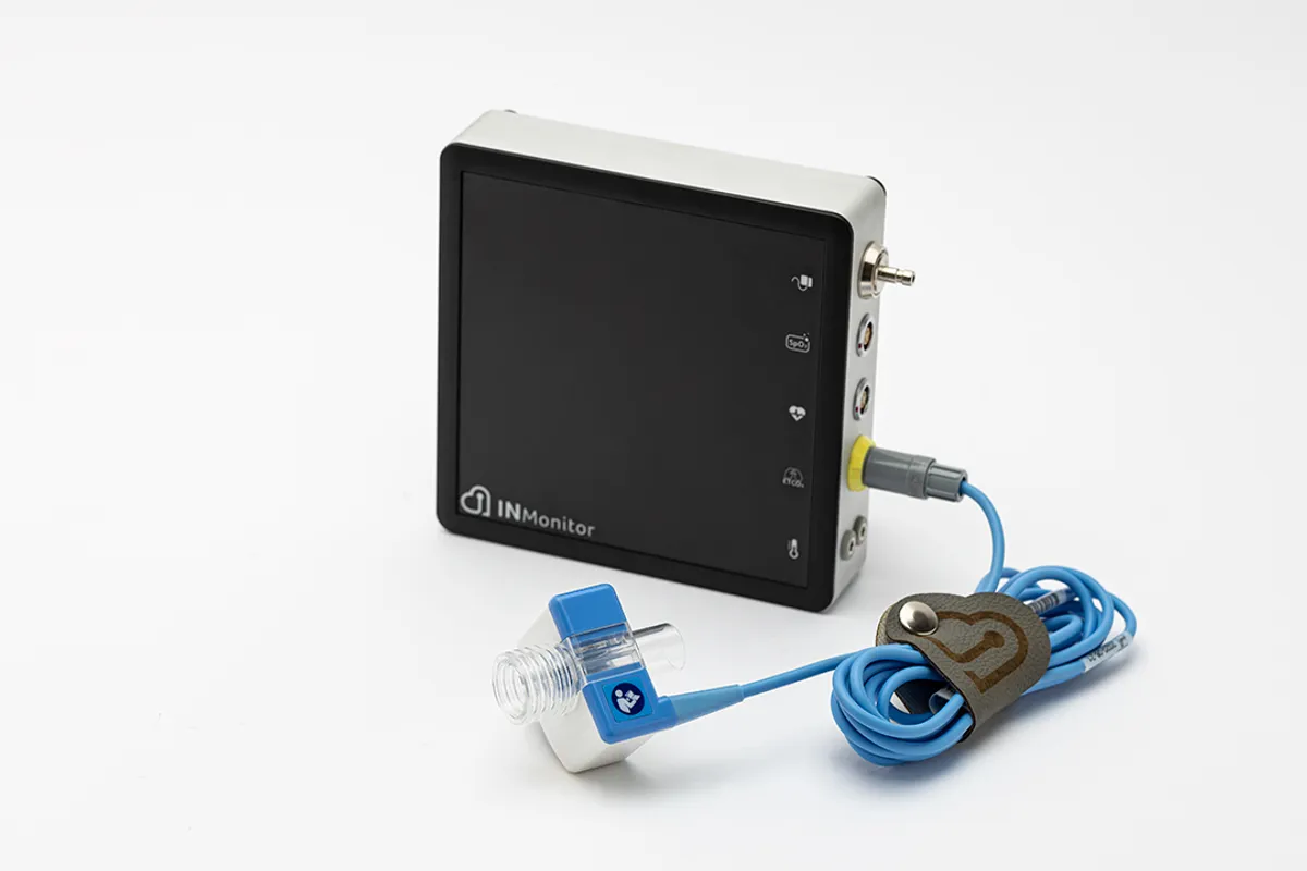 INmonitor with the INcapno Main mainstream sensor cabled to the airway adapter